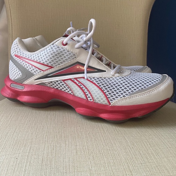 Reebok Shoes - Reebok Runtone sneakers white and pink size 9